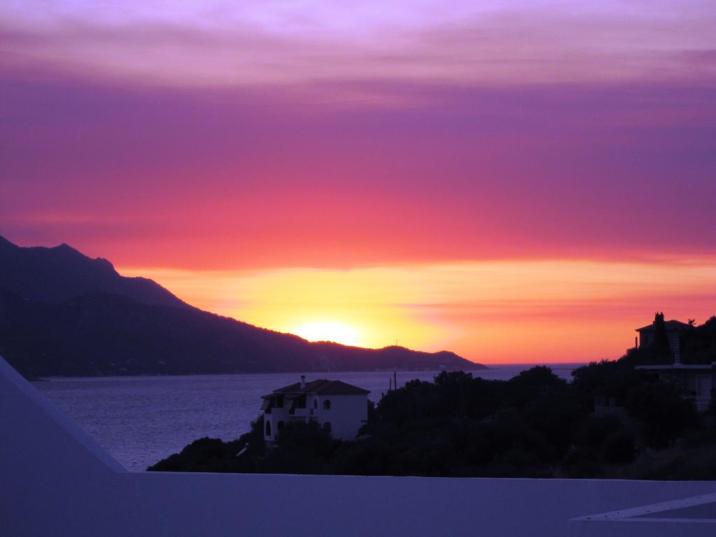 Scorpios Hotel & Suites Sisam Dış mekan fotoğraf